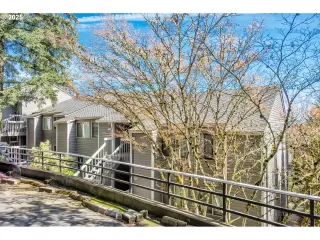 Photo #5: 753818887 Listing 