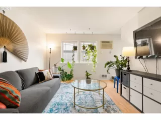 Photo #4: 753907980 Listing 