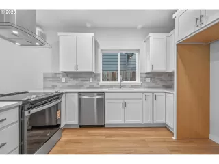 Photo #5: 754781721 Listing 