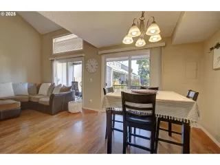 Photo #5: 754960845 Listing