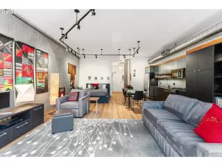 Photo #4: 755052762 Listing