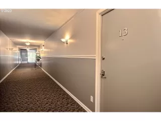 Photo #4: 755879650 Listing