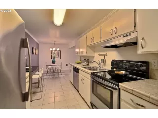 Photo #5: 755879650 Listing