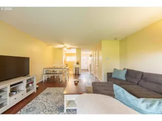 Photo #5: 756215056 Listing 