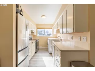 Photo #6: 756215056 Listing 