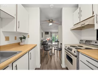 Photo #4: 756365798 Listing