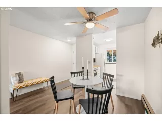 Photo #5: 756365798 Listing