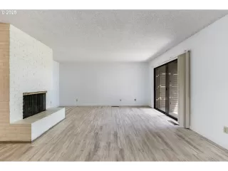 Photo #3: 756513889 Listing