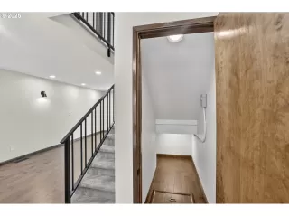 Photo #4: 756658601 Listing