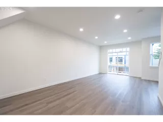 Photo #6: 756708304 Listing 