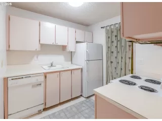 Photo #5: 756733821 Listing 