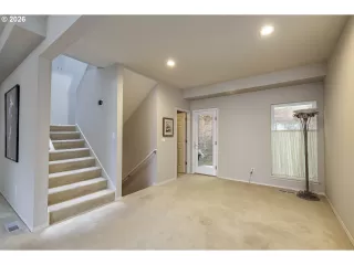 Photo #4: 756917306 Listing 