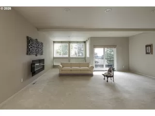 Photo #6: 756917306 Listing 