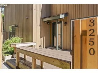 Photo #2: 757089687 Listing