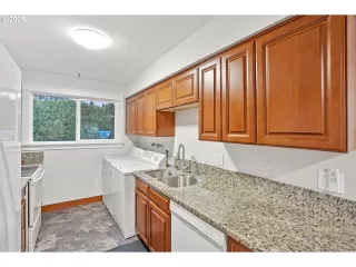 Photo #2: 757090369 Listing 