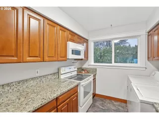 Photo #3: 757090369 Listing 