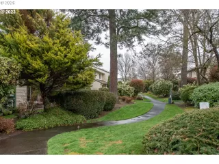 Photo #5: 757192043 Listing