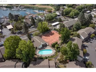 Photo #6: 757192043 Listing