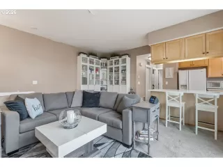 Photo #4: 757210445 Listing 