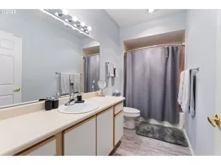 Photo #4: 757466803 Listing