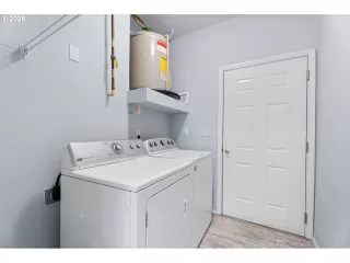 Photo #6: 757466803 Listing