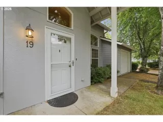 Photo #3: 757725479 Listing