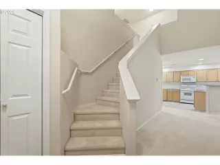 Photo #5: 757725479 Listing