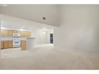 Photo #6: 757725479 Listing