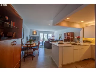 Photo #6: 758017602 Listing