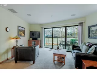 Photo #4: 758256614 Listing