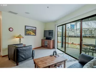 Photo #5: 758256614 Listing