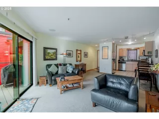 Photo #6: 758256614 Listing