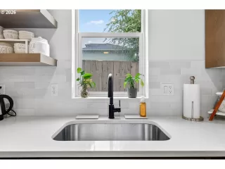 Photo #4: 758341886 Listing 