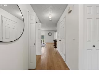 Photo #5: 758927002 Listing