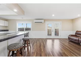 Photo #5: 759403234 Listing