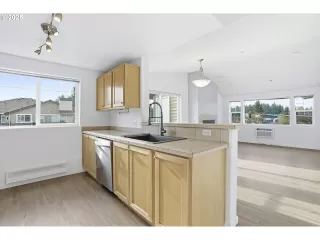 Photo #4: 759569083 Listing 