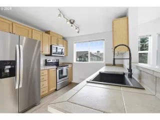 Photo #6: 759569083 Listing 