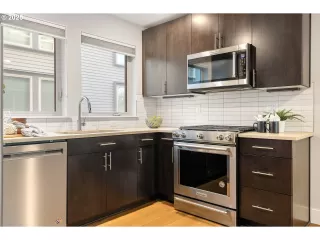 Photo #2: 759837418 Listing