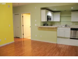 Photo #3: 759934653 Listing 