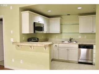 Photo #4: 759934653 Listing 