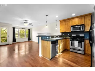 Photo #2: 761804095 Listing