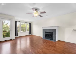 Photo #5: 761804095 Listing