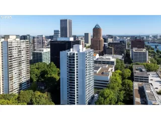 Photo #3: 762092417 Listing