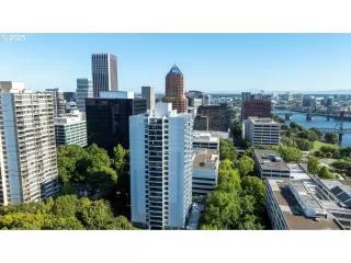 Photo #4: 762092417 Listing