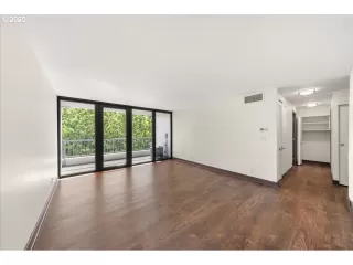 Photo #6: 762092417 Listing