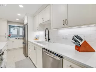 Photo #5: 762423944 Listing 