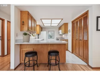 Photo #4: 762579109 Listing