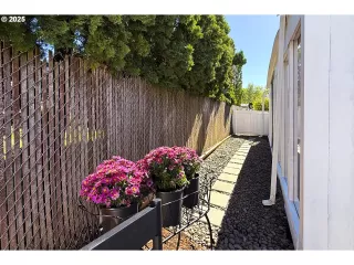 Photo #5: 764133439 Listing