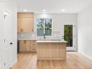 Photo #6: 764296872 Listing