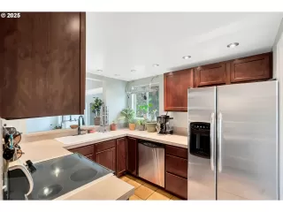 Photo #5: 764694051 Listing